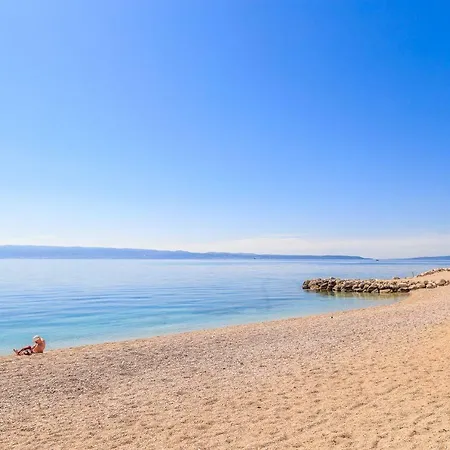 Apartman Melvan דירה